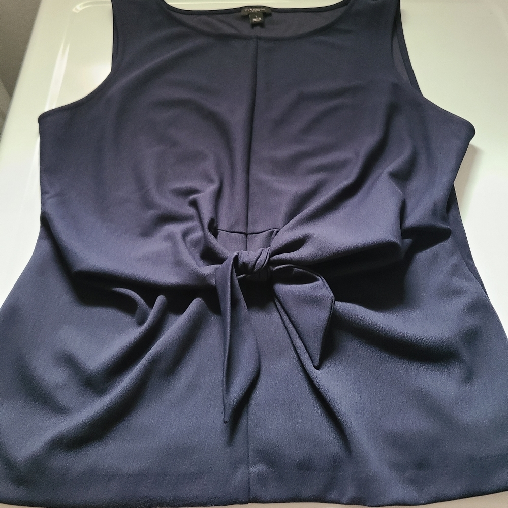 Ann Taylor factory sleeveless blouse